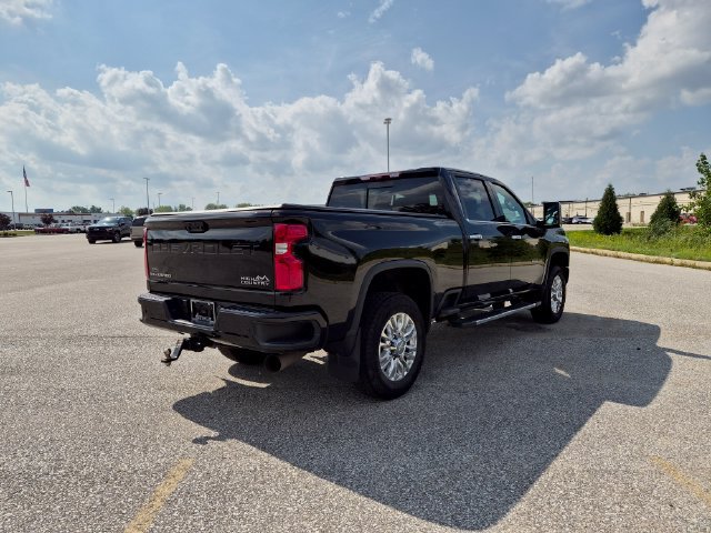 Used 2023 Chevrolet Silverado 2500 High Country w/ Z71 Off-Road Package AWD/4WD image 5