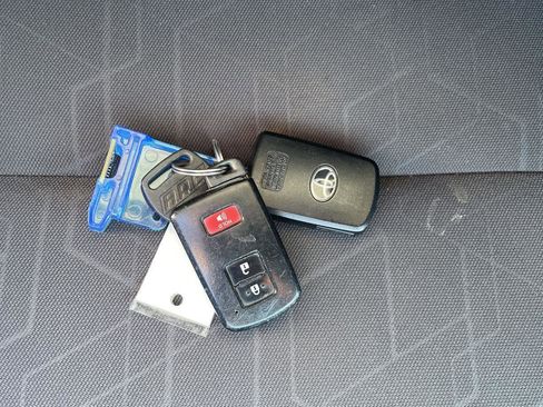 Used 2018 Toyota Tacoma TRD Off-Road image 9