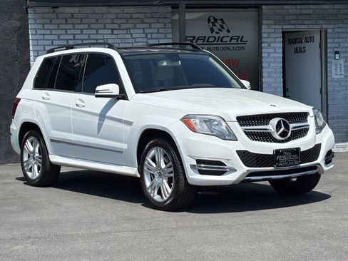 Used 2014 Mercedes-Benz GLK 350 4MATIC image 4