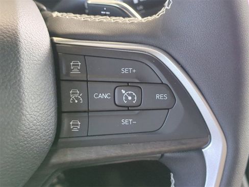 New 2025 Jeep Grand Cherokee Limited image 28