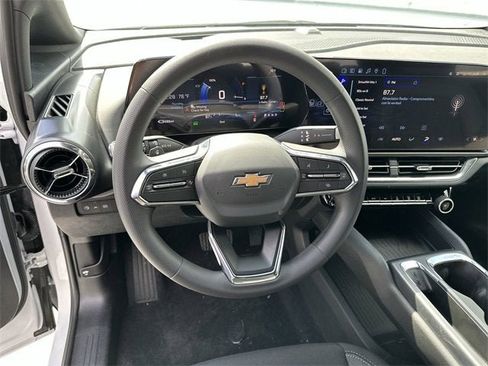 New 2026 Chevrolet Equinox EV LT image 11