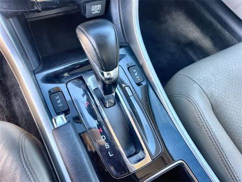 Certified 2017 Honda Accord EX-L image 16