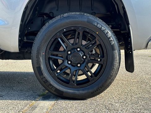 Used 2019 Toyota Tundra SR5 w/ SR5 Upgrade Package AWD/4WD image 25