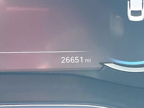 Used 2023 Genesis G70 2.0T RWD image 12