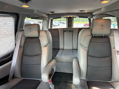 Used 2024 Chevrolet Express 2500 RWD image 23