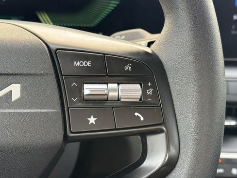 Used 2025 Kia K4 FWD image 18