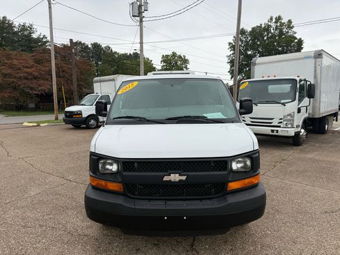 Used 2015 Chevrolet Express 2500 image 2