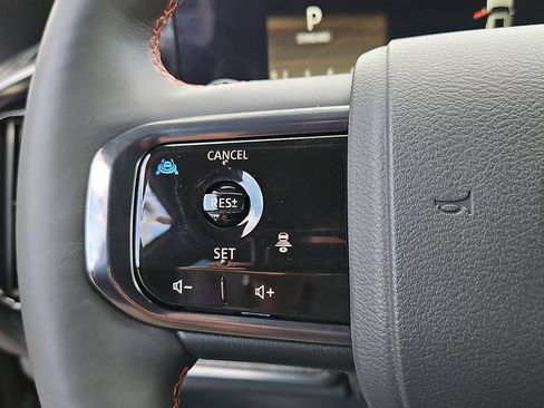 Used 2025 Nissan Armada PRO-4X AWD/4WD image 23