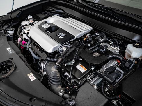 Used 2022 Lexus UX 250h w/ Premium Package image 44