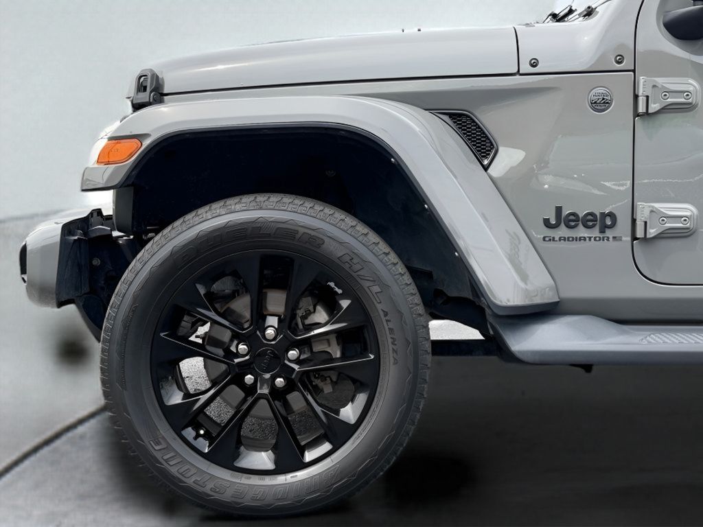 Used 2023 Jeep Gladiator Overland AWD/4WD image 46