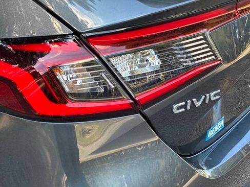 Used 2023 Honda Civic LX image 13