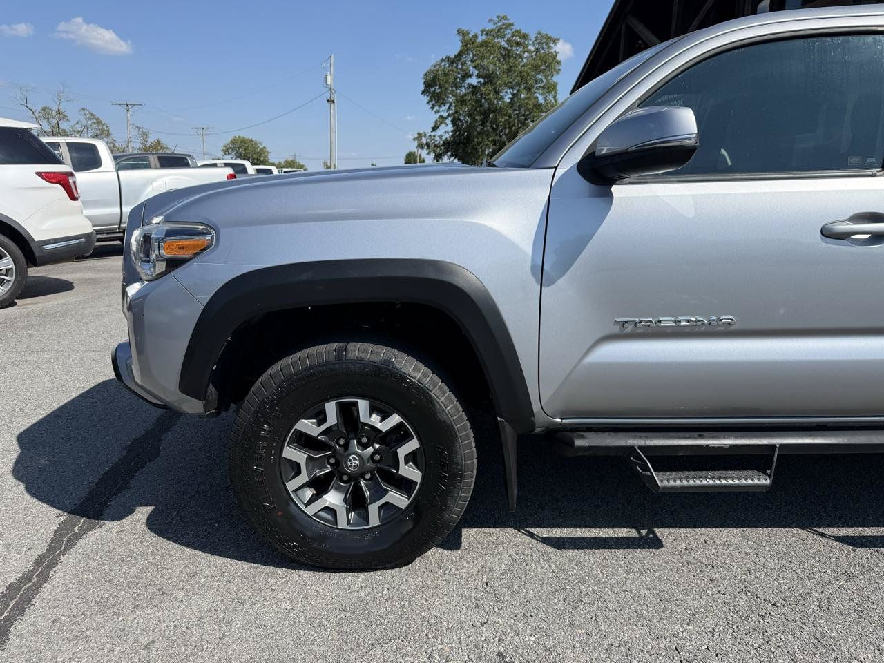 Used 2020 Toyota Tacoma TRD Off-Road w/ Technology Package AWD/4WD image 35