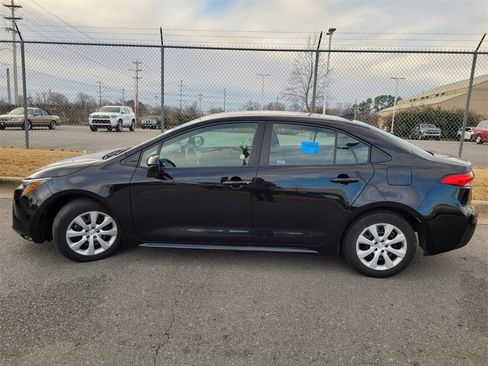 Used 2024 Toyota Corolla LE image 4