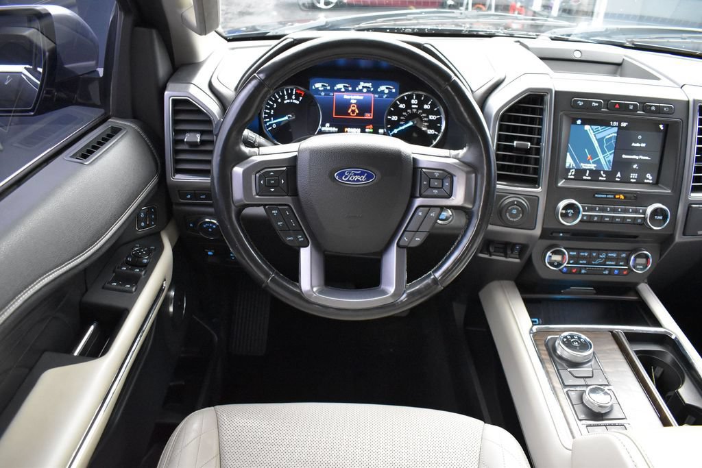 Used 2018 Ford Expedition Platinum AWD/4WD image 17