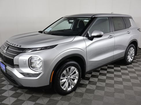 New 2026 Mitsubishi Outlander ES AWD/4WD image 10