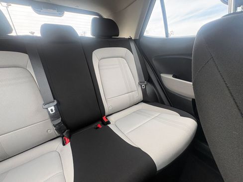 Used 2025 Hyundai Venue SEL image 37