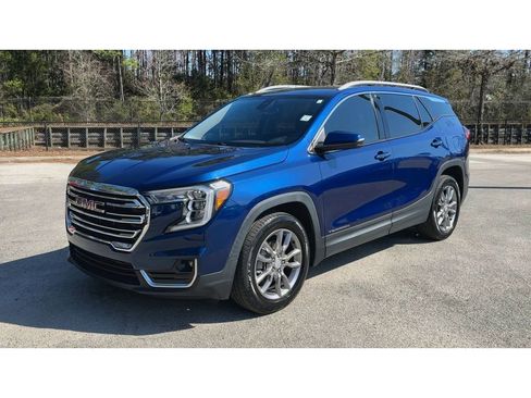 Certified 2022 GMC Terrain SLT image 4