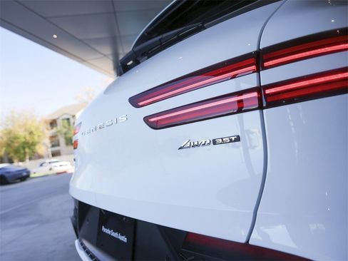 Used 2025 Genesis GV70 3.5T Sport w/ Sport Prestige Package image 15