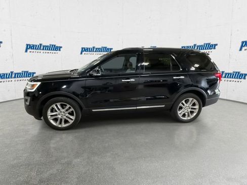 Used 2017 Ford Explorer Limited w/ Equipment Group 301A AWD/4WD image 6