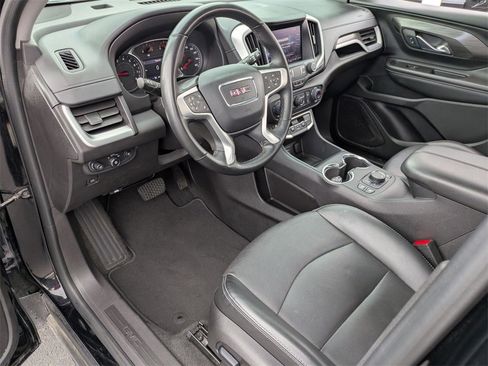 Used 2024 GMC Terrain SLT image 17