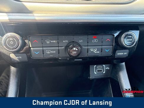 Used 2025 Jeep Compass Limited AWD/4WD image 24
