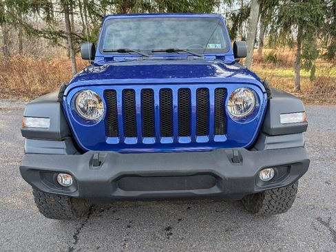 Used 2018 Jeep Wrangler Sport image 12