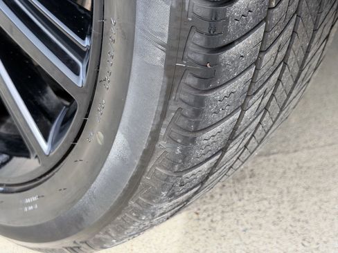 Used 2020 Ford Edge ST-Line w/ Cold Weather Package image 30