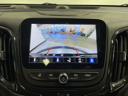 Used 2022 Chevrolet Equinox RS w/ RS Leather Package image 17