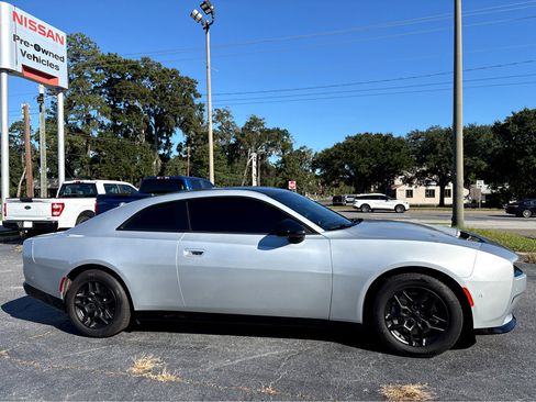 Used 2025 Dodge Charger R/T w/ Sun & Sound Package image 28