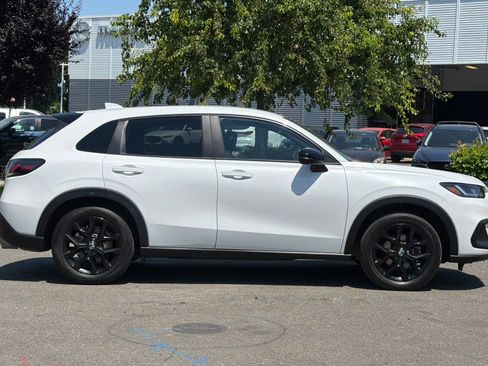 Used 2024 Honda HR-V Sport image 3