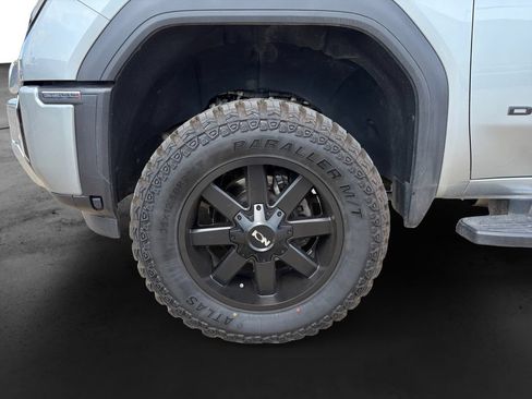 Used 2025 GMC Sierra 2500 Denali w/ Denali Reserve Package AWD/4WD image 9