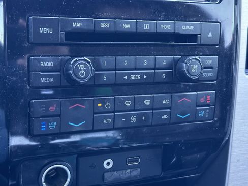 Used 2012 Ford F150 Platinum image 5