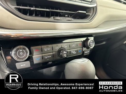 Used 2024 Jeep Compass Limited image 9