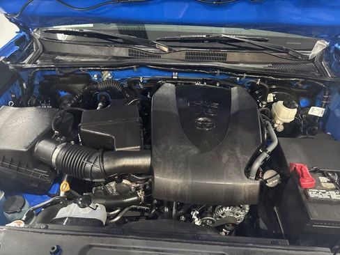 Used 2021 Toyota Tacoma TRD Sport w/ Technology Package image 41