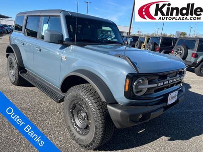 New 2025 Ford Bronco Outer Banks w/ Sasquatch Package