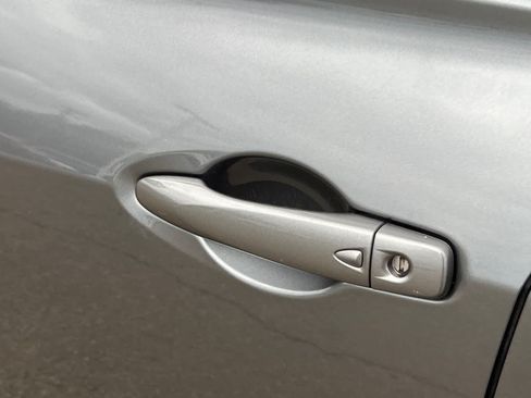 Used 2021 Nissan Kicks SV FWD image 10