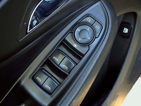 Used 2018 Chevrolet Volt LT image 15