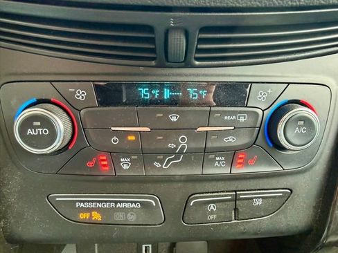 Used 2017 Ford Escape Titanium AWD/4WD image 33