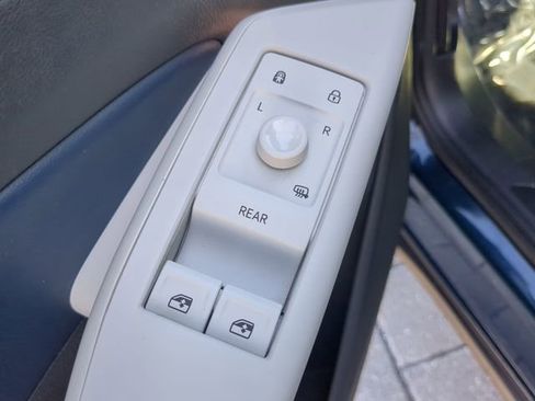 Certified 2023 Volkswagen ID.4 Pro S image 18