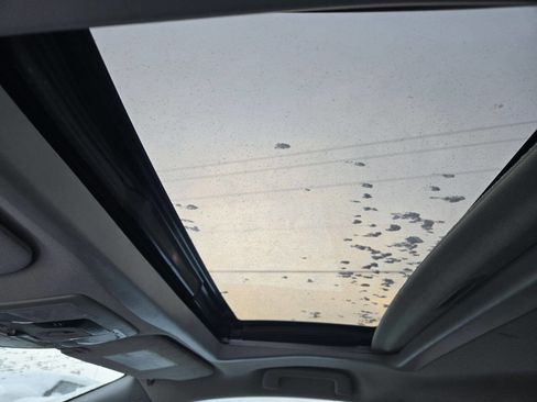 Used 2018 Toyota Sienna XLE image 11