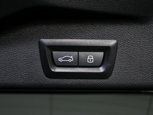 Used 2024 BMW X5 xDrive40i w/ M Sport Package image 32