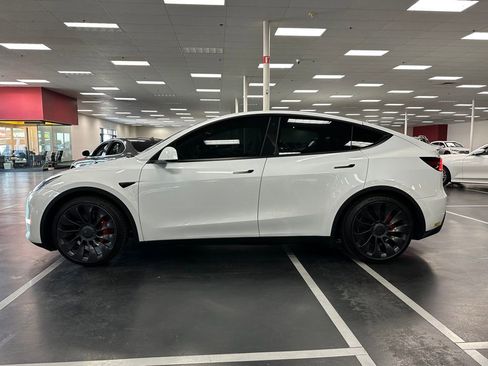 Used 2022 Tesla Model Y Performance image 4
