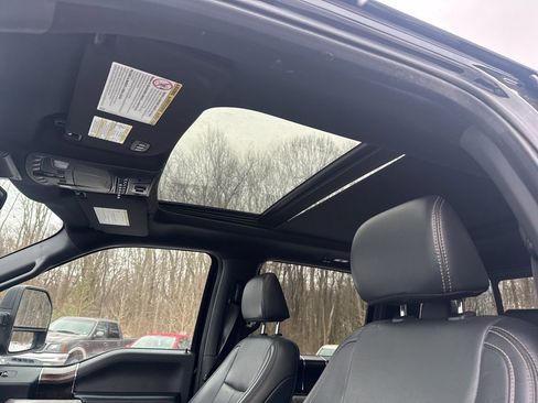 Used 2022 Ford F250 Lariat image 16