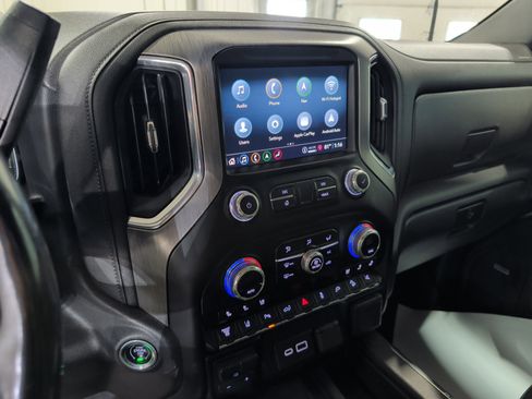 Used 2023 GMC Sierra 2500 Denali w/ Denali Black Diamond Edition AWD/4WD image 11