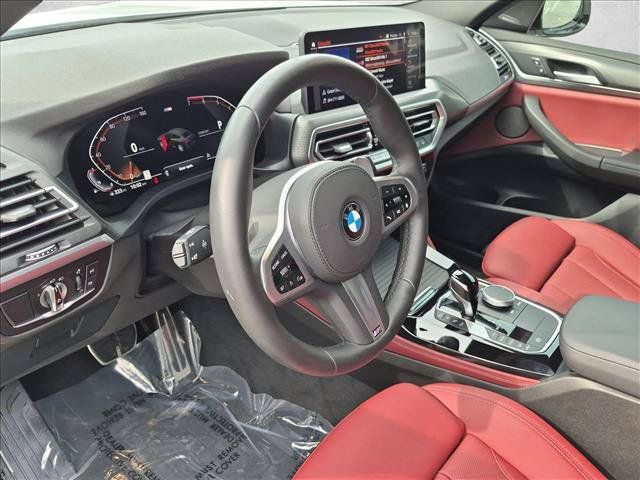 Used 2025 BMW X4 xDrive30i w/ M Sport Package AWD/4WD image 10