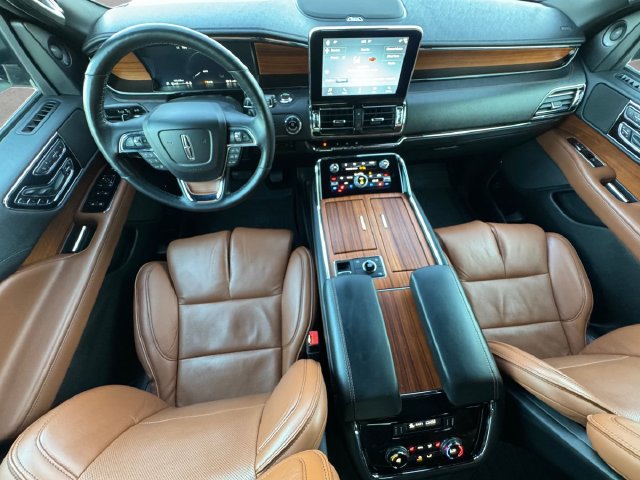 Used 2019 Lincoln Navigator Reserve AWD/4WD image 20