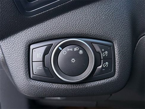 Used 2019 Ford Escape SE image 25