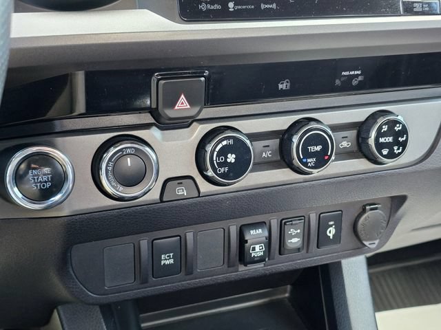 Used 2018 Toyota Tacoma TRD Off-Road AWD/4WD image 29
