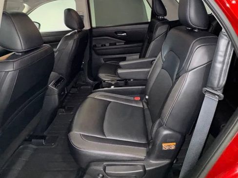 Used 2024 Nissan Pathfinder SL w/ SL Premium Package AWD/4WD image 16