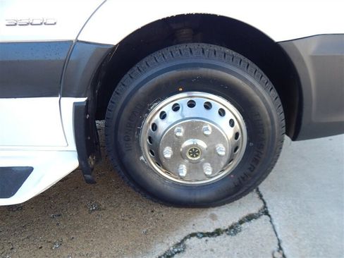 Used 2015 Mercedes-Benz Sprinter 3500 image 21